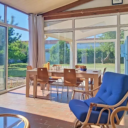 Les Tamarix By Interhome Saint-Denis-dʼOléron